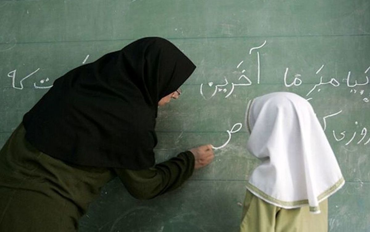  احکام رتبه «آموزشیار معلم» بزودی صادر می‌شود 