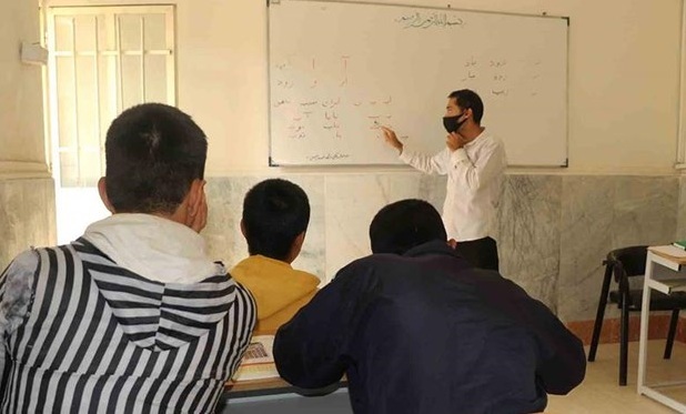 با مدرک چه رشته‌هایی می‌توانید معلم شوید؟ 