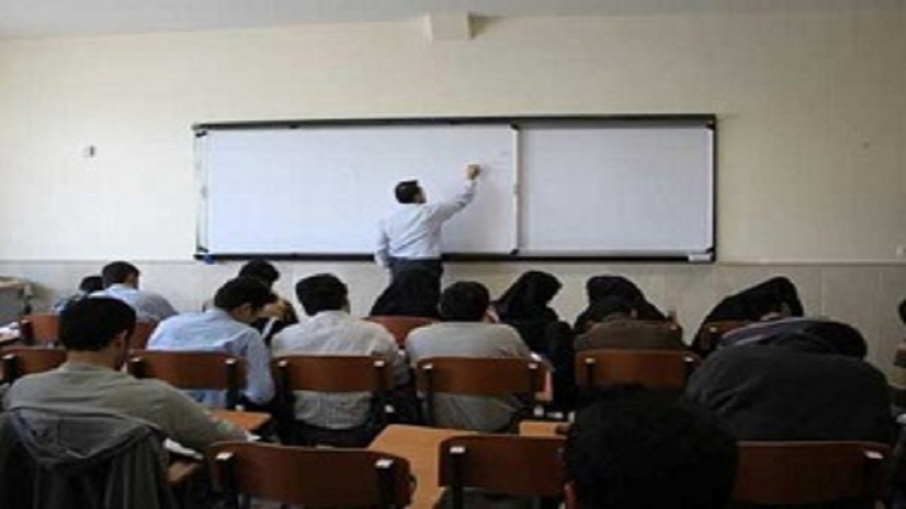 محققان پسا دکتری معادل ۸۰ درصد استادیار پایه یک حقوق می‌گیرند 